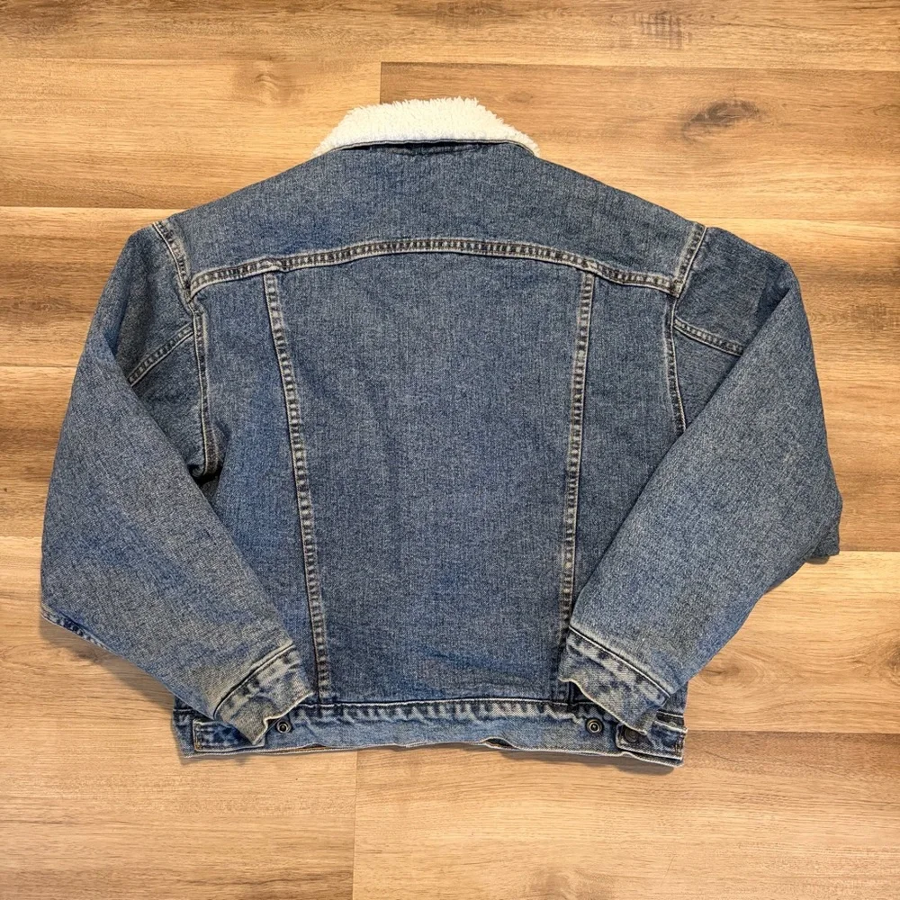 Vintage Levi’s Sherpa Lined Denim Trucker Jacket Mens M blue USA made western